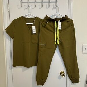 NWT Figs Olive Scrub Top Size XS